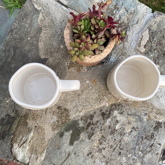 2 Rae Dunn Artesian collection mugs - Picture 4 of 8